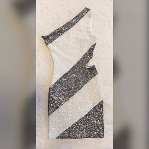 BEBE XXS sequin dress with opening on side